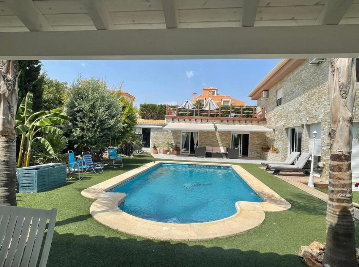 Suite Privada Frente A La Piscina Para 2 Personas Con Sofa Cama Para 2 Mas 4P No Es Casa Completa San Vicente Raspeig Exteriér fotografie