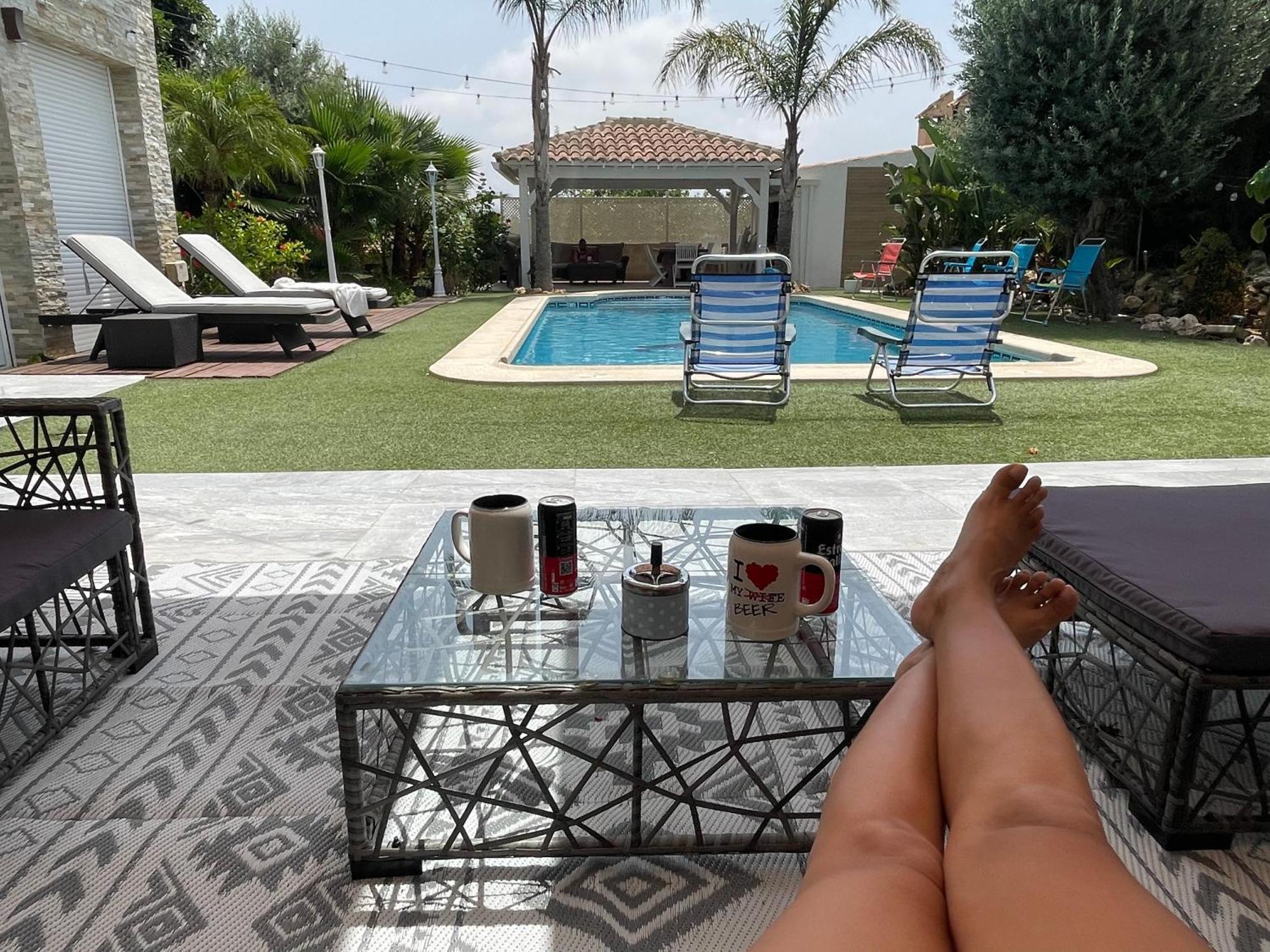 Suite Privada Frente A La Piscina Para 2 Personas Con Sofa Cama Para 2 Mas 4P No Es Casa Completa San Vicente Raspeig Exteriér fotografie